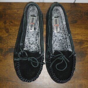 Minnetonka Black Suede Loafers w/Faux Fur Lined Footbed